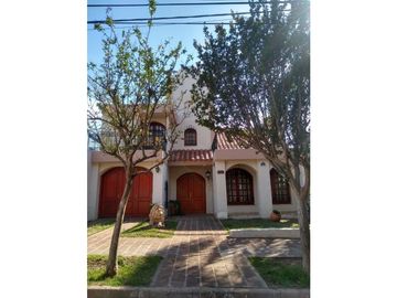 VENTA-GRAN PROPIEDAD EN JESÚS MARA-PARQUE SUIZO-CASA 3 DORM