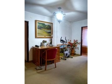 VENTA-GRAN PROPIEDAD EN JESÚS MARA-PARQUE SUIZO-CASA 3 DORM