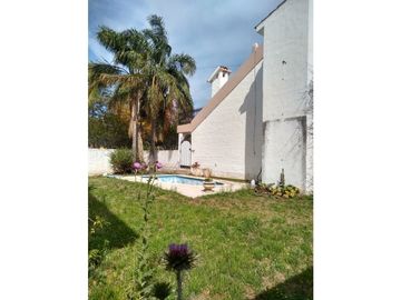 VENTA-GRAN PROPIEDAD EN JESÚS MARA-PARQUE SUIZO-CASA 3 DORM