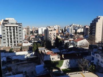 Hermoso 4 amb. Con balcón al frente y al contrafrente c/parrilla propia   Cochera y amenities