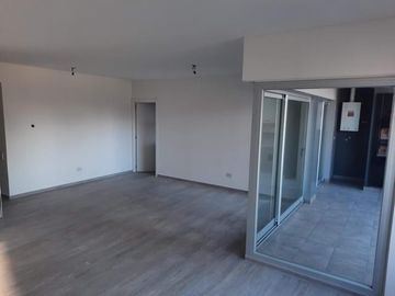 Hermoso 4 amb. Con balcón al frente y al contrafrente c/parrilla propia   Cochera y amenities