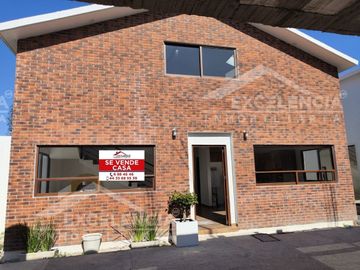 VENTA DE CASA DE UNA PLANTA EN EL COTO MONTEBELLO EN ALTOZANO