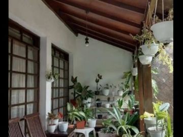 Rumah 2 Lantai Sejuk Asri Siap Huni Sayap Gatot Subroto Batununggal Bandung