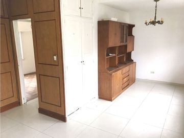 DEPARTAMENTO DE 2 AMB AMPLIOS EXTERNO CON BALCON AMPLIO SOBRE AV LURO