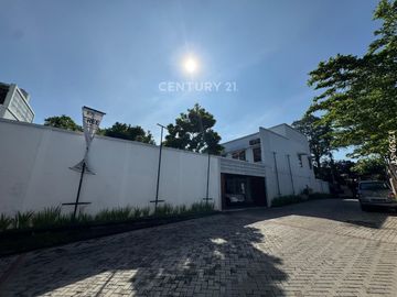 Rumah Siap Huni Dan Cocok Untuk Usaha Lokasi Strategis