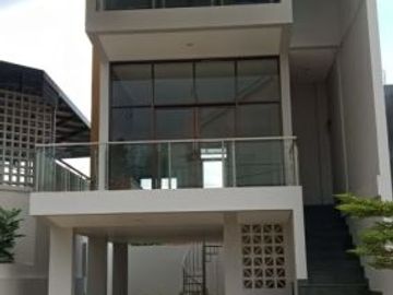 hunian MINIMALIS serasa VILLA di cleunyi bandung