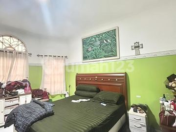 Dijual Rumah Bagus SHM Hadap Barat 2 Lantai 6 KT di BSD Puspita Loka Tangerang