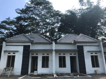 MURAH SIAP HUNI DI SECANG TEPAT DI PINGGIR JALAN