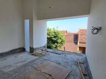RUMAH MEWAH 2 LANTAI DEKAT JOGJA CITY MALL