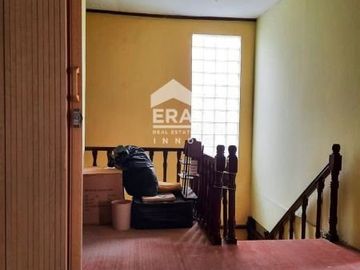 Rumah lingkungan nyaman Turangga Lengkong Bandung Posisi depan taman Perumahan