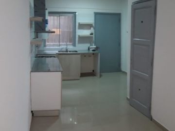 piso  de 3 ambientes, aggiornado,  al  frente