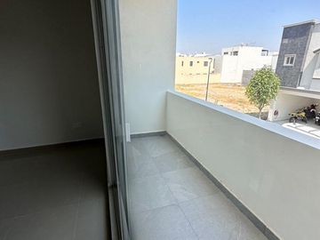CASA EN VENTA EN LA ENCOMIENDA - ESCOBEDO