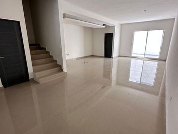 CASA EN VENTA EN LA ENCOMIENDA - ESCOBEDO