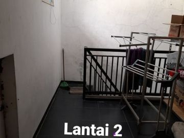 Rumah Perum Gunung Anyar 675juta