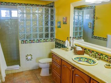 Departamento a pasos del mar, alberca, gimnasio y cancha de tennis, en venta  co