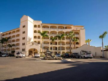 Departamento a pasos del mar, alberca, gimnasio y cancha de tennis, en venta  co