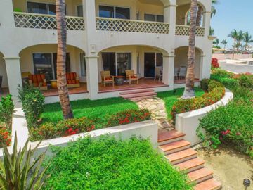 Departamento a pasos del mar, alberca, gimnasio y cancha de tennis, en venta  co