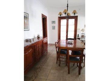 CHALET DE 5 AMBIENTES CON QUINCHO EN CHAUVIN - Toma menor valor -