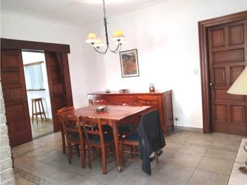 CHALET DE 5 AMBIENTES CON QUINCHO EN CHAUVIN - Toma menor valor -