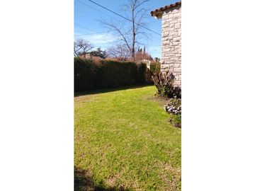 CHALET DE 5 AMBIENTES CON QUINCHO EN CHAUVIN - Toma menor valor -
