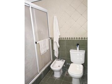 CHALET DE 5 AMBIENTES CON QUINCHO EN CHAUVIN - Toma menor valor -