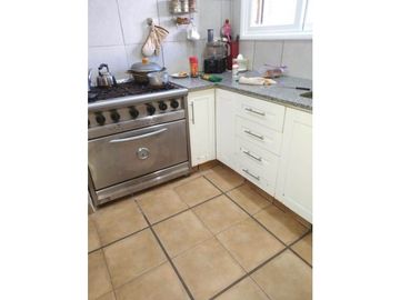 CHALET DE 5 AMBIENTES CON QUINCHO EN CHAUVIN - Toma menor valor -