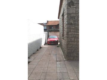 CHALET DE 5 AMBIENTES CON QUINCHO EN CHAUVIN - Toma menor valor -