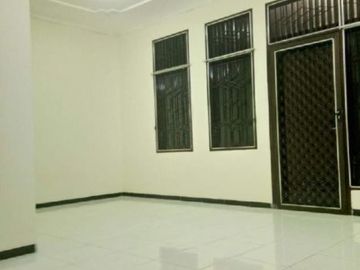 Rumah Sutorejo Prima siap huni Row jalan 2,5 mobil listrik 3300 watt, Strategis