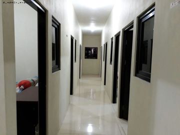 rumah + kost kutisari indah barat hadap selatan area taman asri dan luas