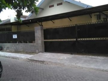 rumah + kost kutisari indah barat hadap selatan area taman asri dan luas