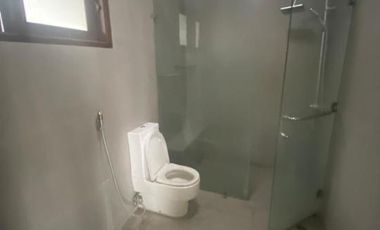 Disewakan/Dijual Rumah dengan Kolam Renang di Cilandak Jaksel