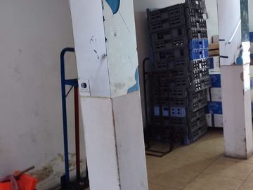 casa de 2 pisos con locales Comerciales/ frente mercado - Callao $215,000