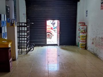 casa de 2 pisos con locales Comerciales/ frente mercado - Callao $215,000