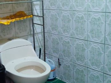 casa de 2 pisos con locales Comerciales/ frente mercado - Callao $215,000