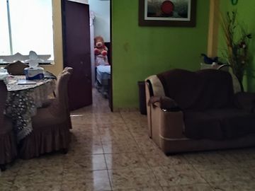 casa de 2 pisos con locales Comerciales/ frente mercado - Callao $215,000