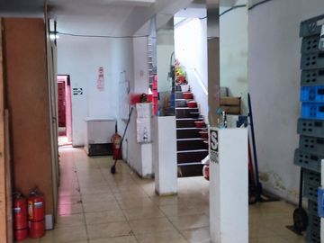 casa de 2 pisos con locales Comerciales/ frente mercado - Callao $215,000