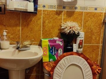 casa de 2 pisos con locales Comerciales/ frente mercado - Callao $215,000