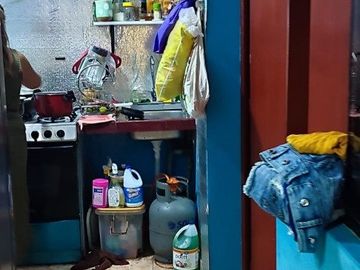 casa de 2 pisos con locales Comerciales/ frente mercado - Callao $215,000