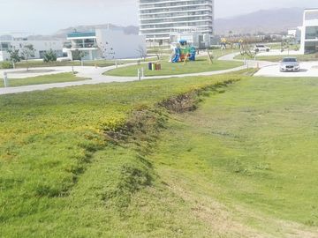 VENTA TERRENO ESQUINA DE 450M2 EN PRIMERA FILA EN PLAYA LA JOLLA
