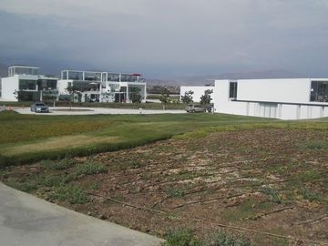 VENTA TERRENO ESQUINA DE 450M2 EN PRIMERA FILA EN PLAYA LA JOLLA