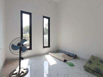 Rumah minimalis 2 lantai dekat Pamela 7