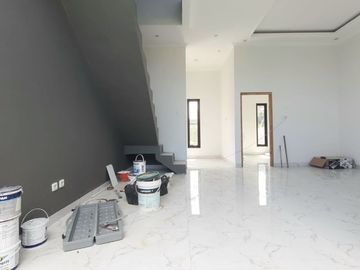 Rumah minimalis 2 lantai dekat Pamela 7