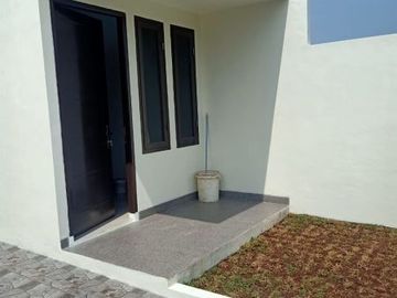 Rumah Baru Lokasi Strategis dekat Stasiun Jombang di Bukit Nusa Indah 7452