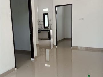 Rumah Baru Lokasi Strategis dekat Stasiun Jombang di Bukit Nusa Indah 7452