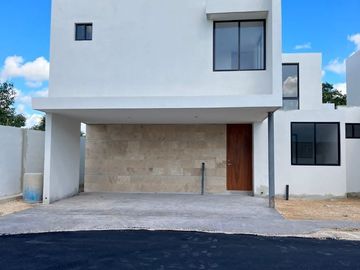 Casa de 3 recámaras en Privada Savara