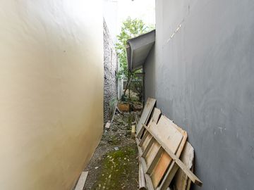 Rumah LT 105 Terawat Dekat Lagoon Avenue Mall Bekasi Bisa KPR J-40039