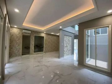Rumah Modern 2 lantai Woodland Citraland Surabaya