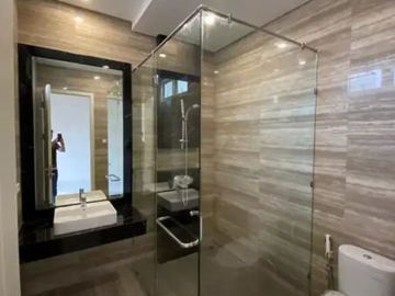 Rumah Modern 2 lantai Woodland Citraland Surabaya