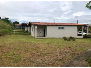 VENDO CASA EN ARRAIJAN JUAN DEMOTENES BRISAS DEL GOLF 3R