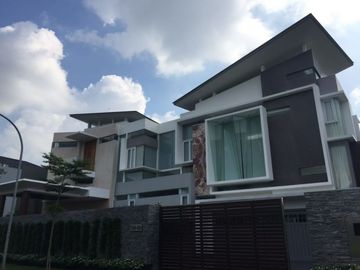 Rumah Boulevard Family Selatan Graha Famili Surabaya